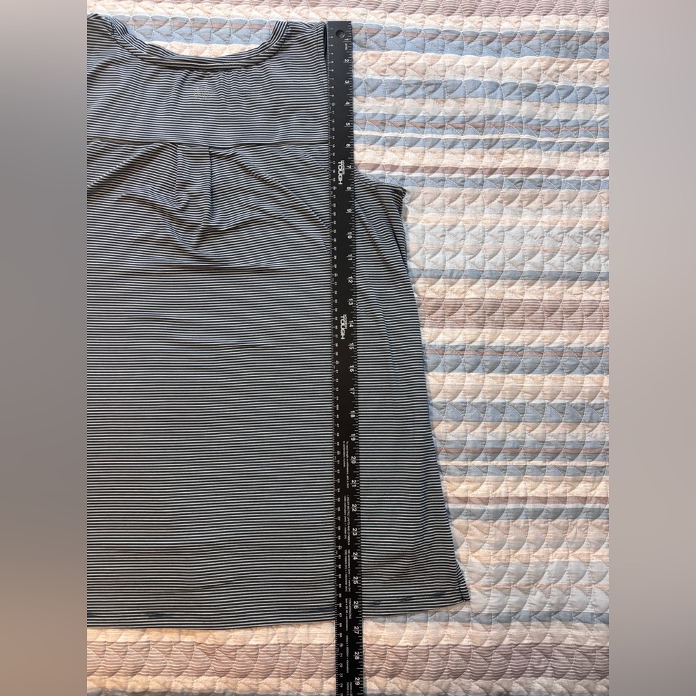 0111- We Wander Striped Tank L Blue White V Neck Flowy Sustainable Top - Picture 5 of 7